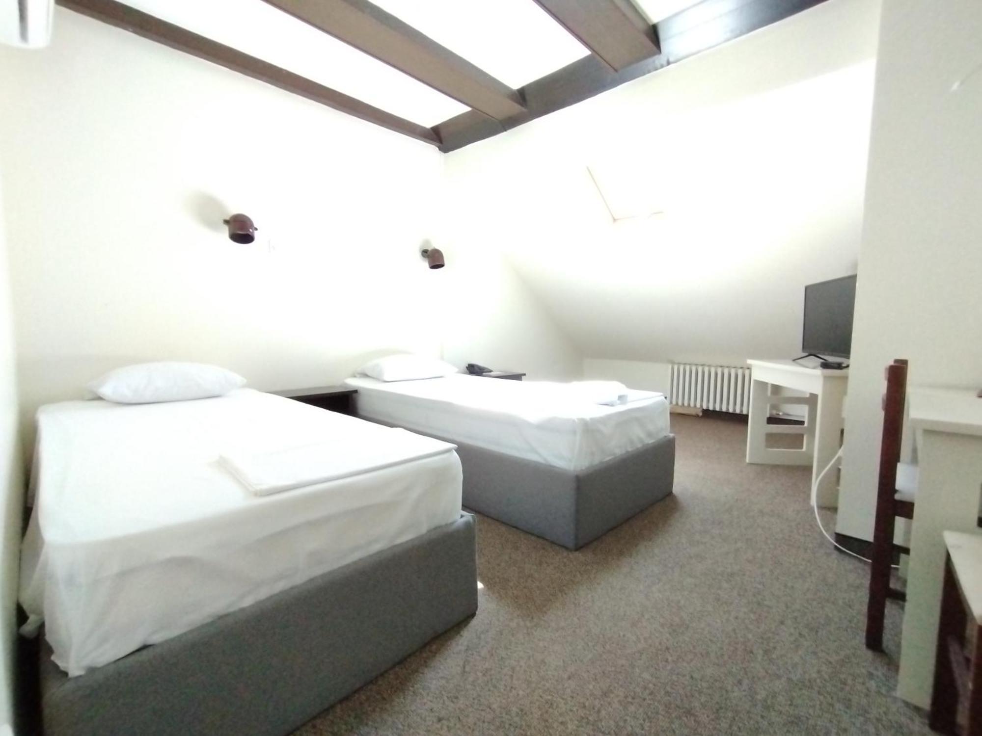Hotel Vojvodina Novi Sad Bagian luar foto